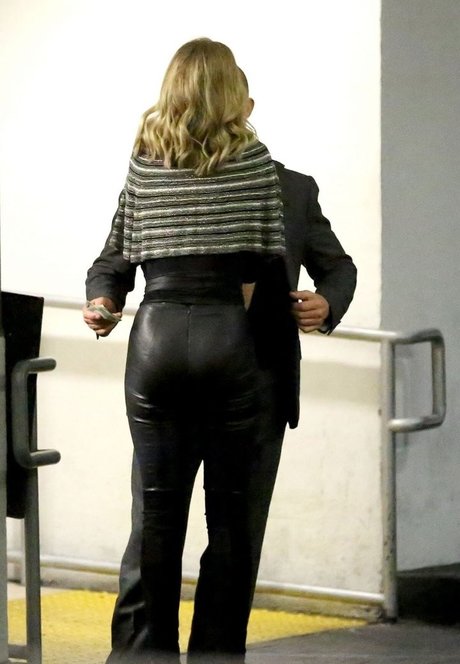 Rosie HW_ nude model galleries