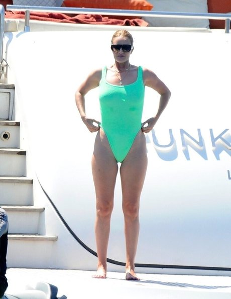 Rosie HW_ nude actress image