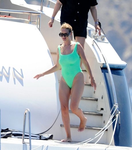 Rosie HW_ model porn img