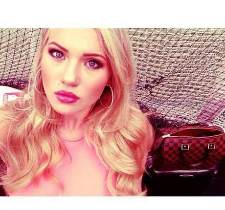 Anja Nissen pretty actress pictures