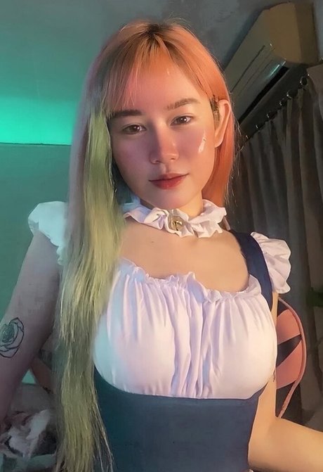 Accpeachyy porn actress picture