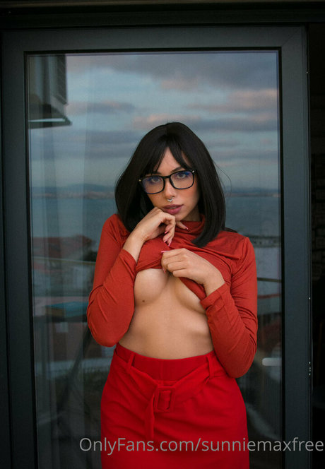 sunniemaxfree exclusive star image