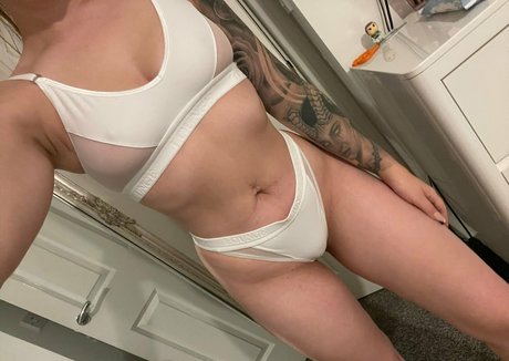 creamycaitlin star sexy gallery