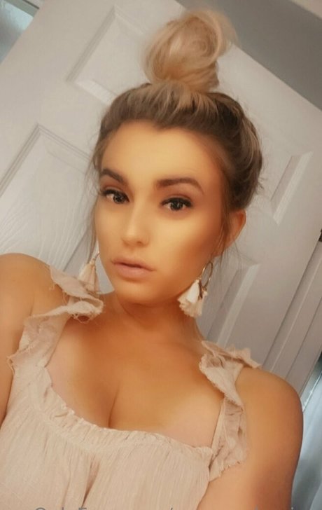 savannahpaige pornographic actress image