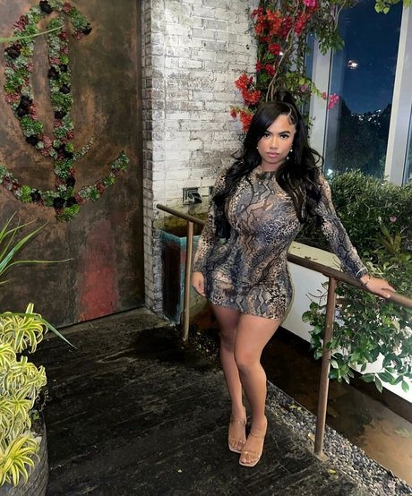 fat girls onlyfans nude images