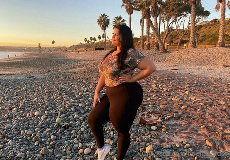 briellabardot naked actress pic