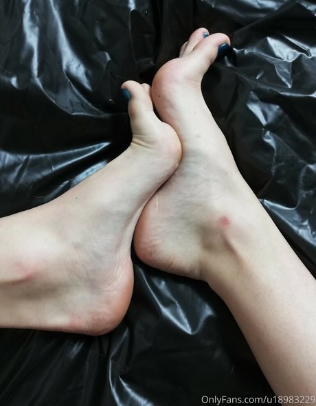 Lady Perse art model images