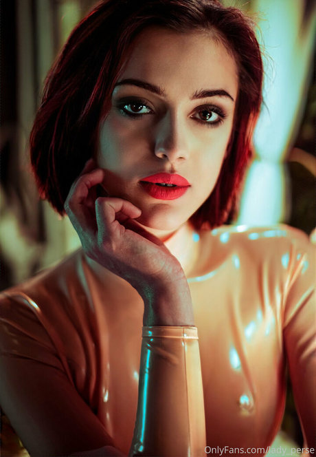 Lady Perse model erotic picture