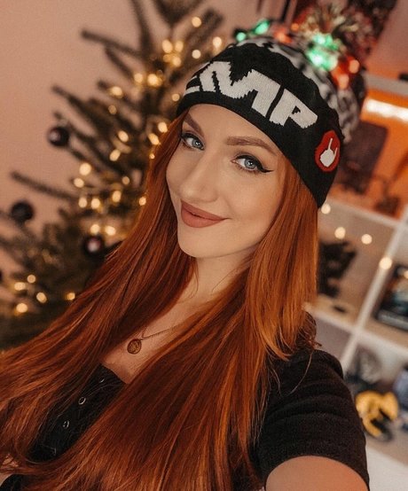 Lara Loft star images