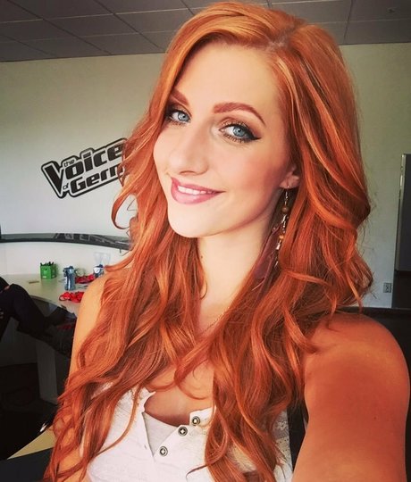 Lara Loft hot star archive