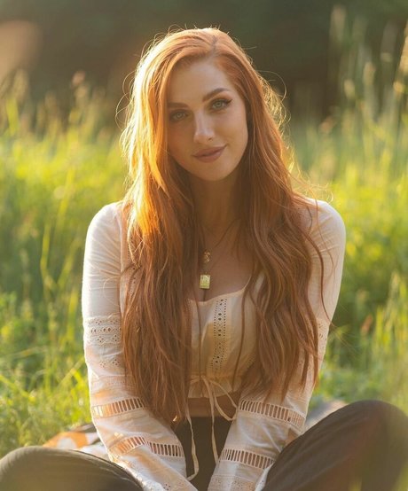 Lara Loft sex star galleries