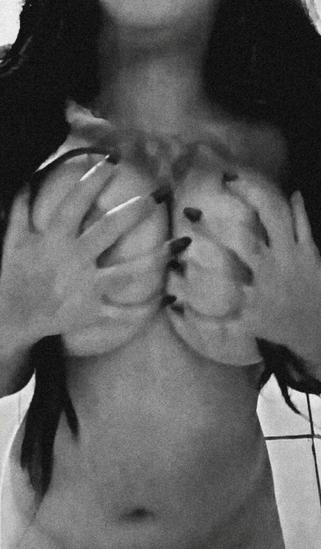 Fernanda Profana free star picture