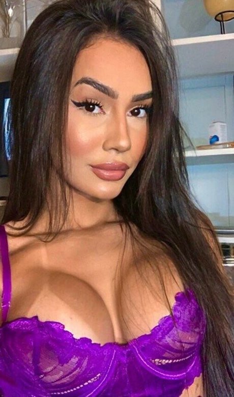 Amanda Pavanelli star sex img