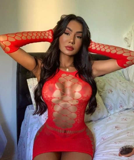 Amanda Pavanelli model nude picture