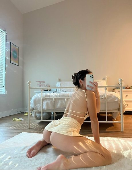 glitteratiii model high quality image