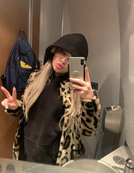 englishrosefree star exclusive pic