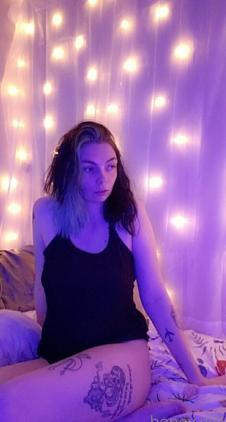 honey girl model art picture