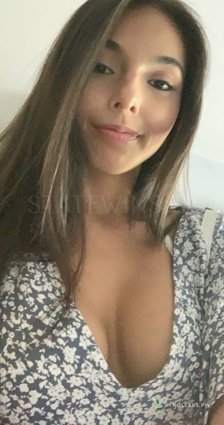 Iscely Antoriano naked pornstar img