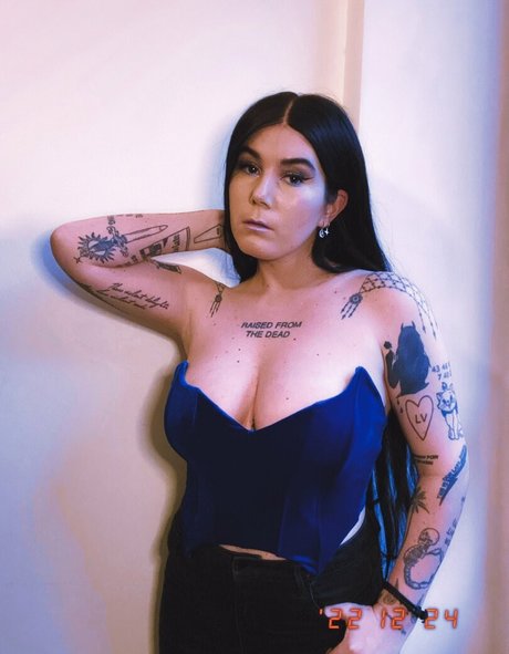 Ready To Glare perfect model photos