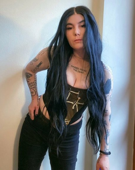 Ready To Glare model best photo