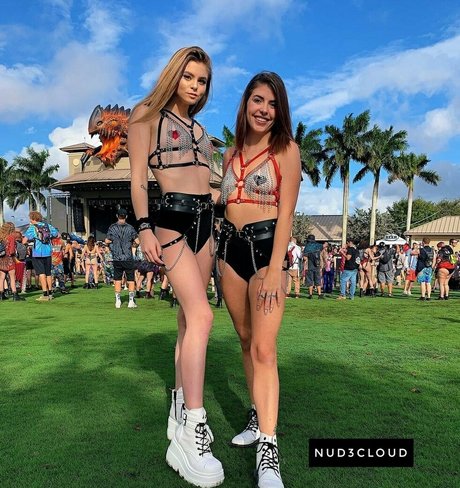 Chloe Mettenbrink pretty actress gallery