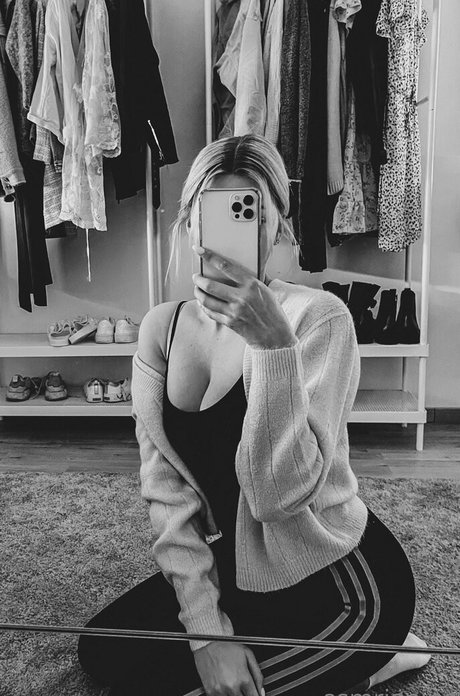 asmrjanina adult star image