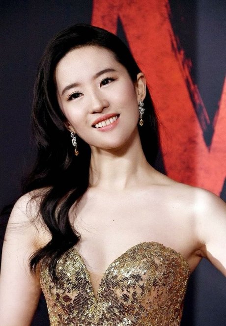 Liu Yifei pretty actress picture
