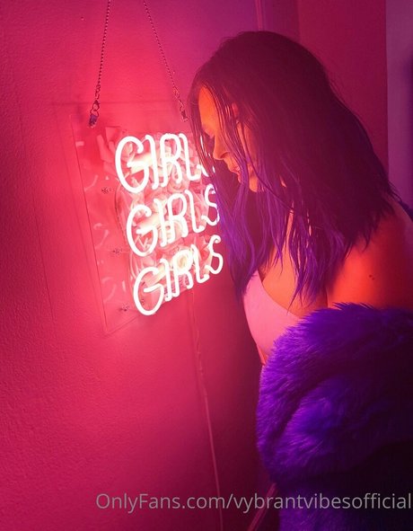 vybrantvibesofficial free model galleries