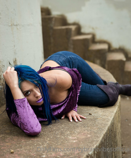 vybrantvibesofficial nude actress photos