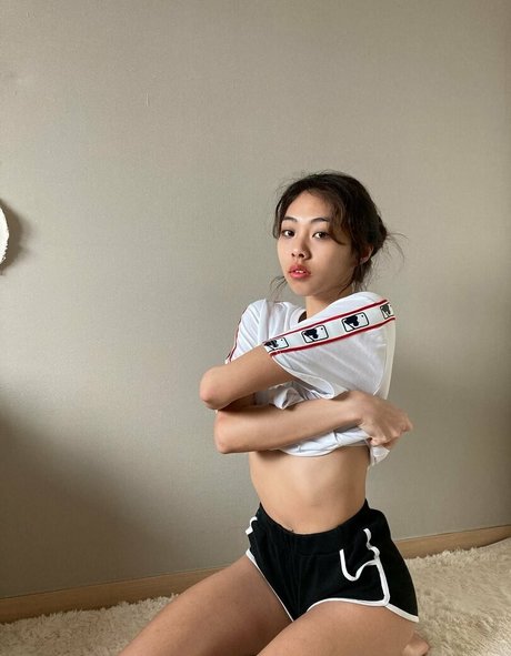 Ya Stacey model hd images