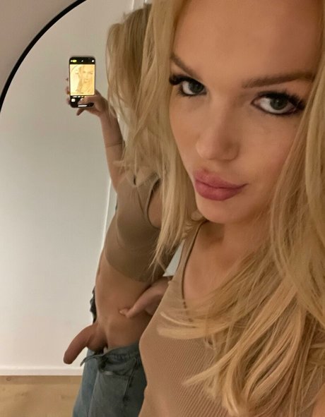 ts luna xxx actress image