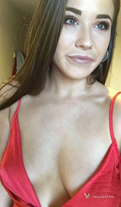 Isla Lockhart free pornstar image