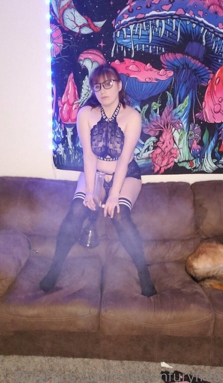 crimsonfuryfree top model picture