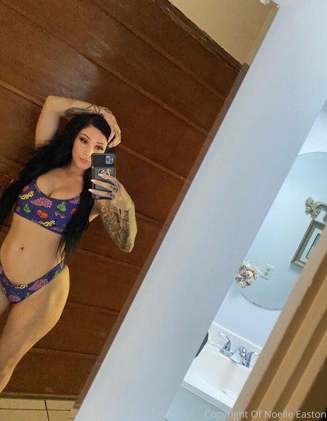 thenoelleeaston star beautiful pic