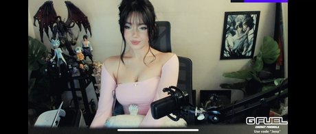 JenaUrf art star photo