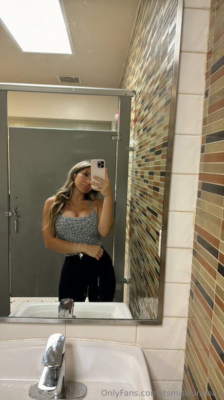 Itsmisslunabay model hot archive