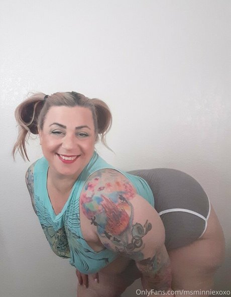 msminniexoxo star naked images