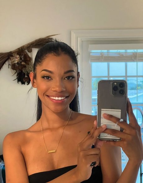 curvy shemale onlyfans hd gallery