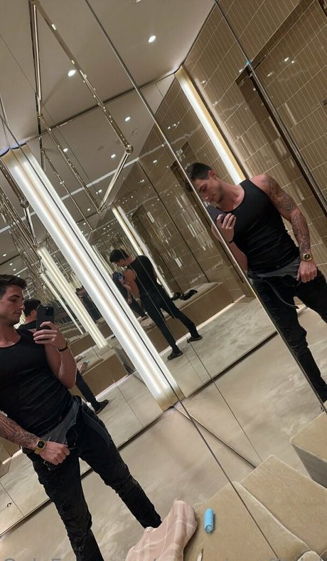 hairy legs onlyfans adult pics