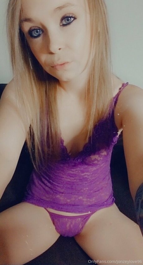 jonzeylove96 hd model photos