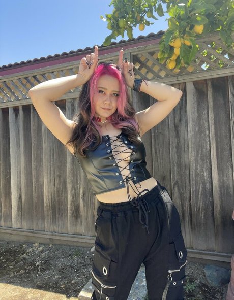 BassKitten adult star picture