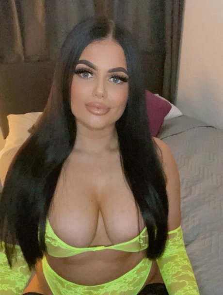 female popular onlyfans sexy nudes photo