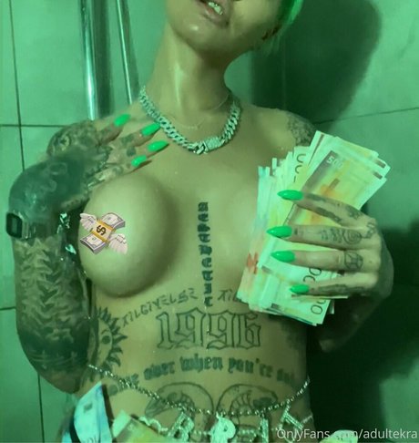 adultekra top model photos