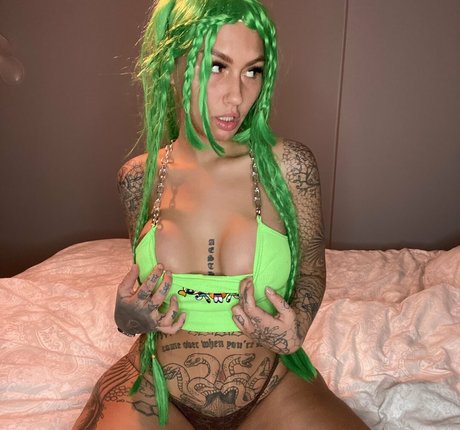 adultekra model pornographic images