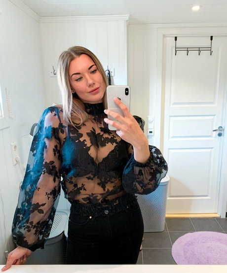 kristinll naked star pics