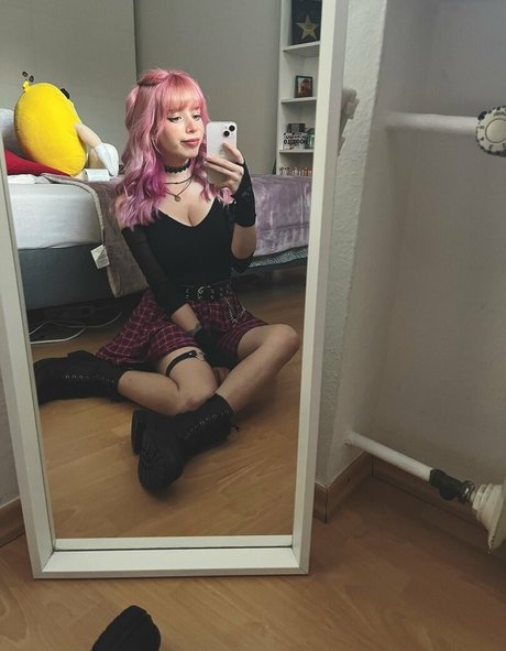 LegendLuna sexy model picture