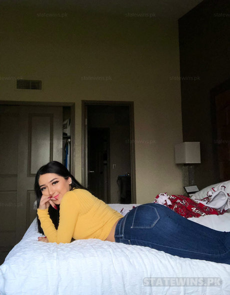 Mariah Castellanos sexy pornstar gallery