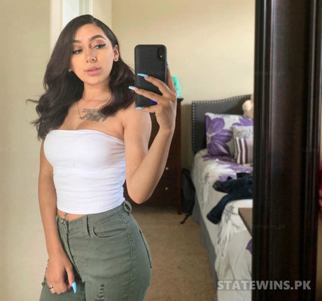 Mariah Castellanos hot pornstar pics