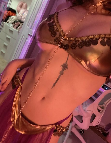 Kwehzy hot model images