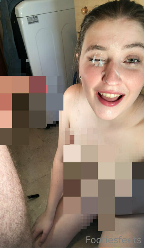 footiesfeets best model photo